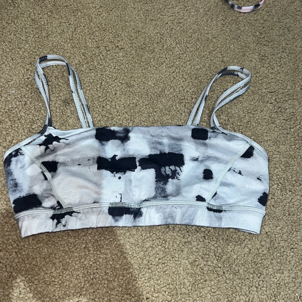 Lululemon sports bra